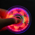 Miniatyrbild 4 av 5: Luminous LED Fidget Spinner - Transparent A