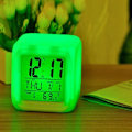Miniatyrbild 4 av 7: Digital väckarklocka med 7 färger och stor LED-display