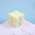 Pikkukuva 5 / 5: Ääretön Kuutio Stressipurkaja Taskukuutio Makaronitaskukääntökuutio Stressipurkaja Mini Taskukuutio Green Infinite Cube