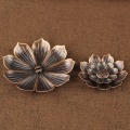 Miniatyrbild 4 av 7: Lotus Rökelsehållare i Zinklegering med Flera Hål, Rökelsepinnehållare, Askfångare