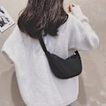 Miniatyrbillede 4 af 9: Crossbody Taske Simpel Kvinder Dumpling Taske Justerbar Stor Kapacitet All-Match Taske Black