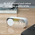 Miniatyrbild 4 av 5: Klocka Spegelklocka Väckarklocka Led Väckarklocka Skrivbordsklocka Högtalare Skrivbordshögtalare Bluetooth-högtalare Trådlös högtalare Högtalare med FM-radio