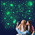 Miniatyrbild 1 av 5: Glow In The Dark Stars Väggdekaler, 1449 st Gröna Glow In The Dark Takdekorationer Planeter Astronaut Raket Glow Stars Väggdekaler För Pojkar Gi
