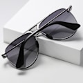Miniatyrbilde 2 av 4: Klassiske polariserte solbriller for kvinner Trendy Square Ladies Solbriller Shades Sparkling Shiny Frame -uv400 Protectionxq-sg1639