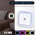 Miniatyrbillede 1 af 5: Soveværelse Sengebordslampe Automatisk Sensor Led Følsomt Nattelys Væglampe Us Eu Stik Lysstyring（US，hvid）