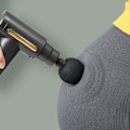 Pikkukuva 4 / 5: Mini-hierontapistooli Syväkudoshierontapistooli USB-lataus 4 hierontapäätä Matkakäyttöön Koti Kannettava Sähköhierojat 6 tilaa - Harmaa