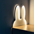 Miniatyrbilde 4 av 5: Romdekorative lys for tenåringer, påskegaver, varme påske-stemningslys, LED-kaninlys, USB-plug-in vegg-sengsidelamper（BK）