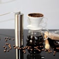Miniatyrbilde 2 av 5: Håndlaget mini rustfritt stål manuell kaffekvern, kaffebønneborrkvern, kjøkkenverktøy, Crocus-kvern, 1 x |