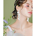 Miniatyrbillede 2 af 4: Lange Akryl Rose Kronblad Øreringe Dangle Overdrevne Blomster Øreringe Drop Statement Blomster Kvast Øreringe Til Kvinder Og Piger