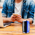 Miniatyrbillede 1 af 4: Udsalg Ny udsøgt cylindrisk bærbar bas Bluetooth-højttaler Farverige lys Cool gave lyd（Blå）