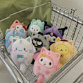 Pikkukuva 4 / 5: Sanrio Kuromi Ristipukeutuva Kissa Nukke Avaimenperä Reppu Riippuva Pehmolelut（A6 Avaimenperä）