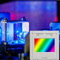 Miniatyrbild 4 av 5: Transmissionsdiffraktionsgitter med ramlinjespektrofotometer Diffraktionsgitter Optiskt undervisningsexperiment D