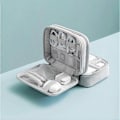 Pikkukuva 2 / 5: Iso Gadget-laukku, kaksikerroksinen matkakotelo, kaapelijärjestäjä, elektroniikkatarvikkeet