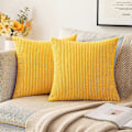 Miniatyrbilde 1 av 5: Pakke med 2 Corduroy Myke Solide Dekorative Firkantede Pynteputetrekk Sett Putetrekk Putetrekk for Sofa Soverom Sofa 22 x 22 Tommer Gylden Gul