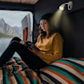 Miniatyrbillede 4 af 5: Indvendig Belysning Spot Lampe Auto LED Lys 2 stk - RV Læselampe 3000K 180 Graders Rotation til Camper Van Båd Campingvogn Køretøj Autocamper