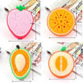 Miniatyrbillede 2 af 5: Healifty 4 stk. frugtformede badesvampe børster skrubber til børn (Mango + Honningmelon + Appelsin + Jordbær)