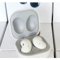 Pikkukuva 3 / 5: Mustat/valkoiset langattomat kuulokkeet Bluetooth In-ear True Cordless Handsfree-puhelumikrofonilla, 4 pitkää soittoaikaa; Sisältää kompaktin case White