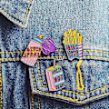 Miniatyrbild 2 av 5: GuassLee Söta Emalj Lapel Pins Set - Tecknade Broschnålar Märken för Kläder Väskor Ryggsäckar