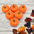 Miniatyrbilde 5 av 5: Sesong- og høytidsdekorasjoner 8 stk Kunstige gresskar Mini falske gresskar Gresskar til Halloween Klembar dekompresjon Q