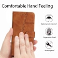 Miniatyrbillede 5 af 5: Kompatibel til Oppo A79 5G Linjer Præget Mobiltelefon Etui Foldbart Stativ PU Læder Cover Brown