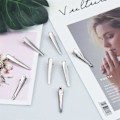 Pikkukuva 5 / 5: 150 kpl Krokotiilipihdit Hiuksiin, Liukumattomat Hiusten Osastointipihdit, Metalli Alligator Hiuspihdit Hiustenleikkuun DIY Hiusbarretteja Varten, 45mm, Hopea