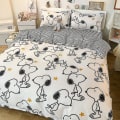 Pikkukuva 2 / 2: 3/4 osainen sarja Kawaii Snoopy -sarjakuva puuvillasta valmistettu peittoliina, pussilakana ja tyynyliina Anime mukava pehmeä kodin vuodevaatteet lahjat 4piece set180x220cm niuyouguo