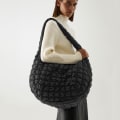 Miniatyrbillede 3 af 4: Casual Stor Taske med Skulderrem Designer Rynket Håndtaske Luksus Nylon Quiltet Polstret Crossbody Taske.Sort