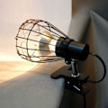 Miniatyrbillede 2 af 3: 1 stk. Varme lampe til krybdyrsbur, anti-varmt netdæksel, isolerende lampeskærm