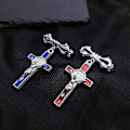 Pikkukuva 3 / 5: Muodi Ristiriipus Rintaneulat Vaatteiden Pin Jeesus Risti Rintakorut Korut Red