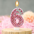 Pikkukuva 2 / 5: Syntymäpäivän numerokynttilät, vaaleanpunaiset kruunun syntymäpäiväkynttilät kakkuun, glitter numeron 6 kynttiläkakun päällinen paljeteilla (vaaleanpunainen 6)