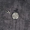 Miniatyrbillede 4 af 5: Minimalistisk ultra tynd lommeur med åbent ansigt i kvarts med nøglespænde Unisex bærbar Unisex lommeur - sort