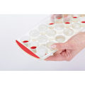 Miniatyrbillede 3 af 5: Isterningbakke med silikonebund, 21 pop-out isterninger, 11,9 x 29,9 x 2,5 cm, rød Red