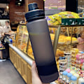 Miniatyrbillede 4 af 5: 700/900ml Bærbar Udendørs Sportsrejse Mat Vandflaske Drikkedunk - Sort 700ML