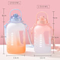 Pikkukuva 2 / 5: 2,2 litran vesipullo BPA-vapaa 2,2 litran juomapullo oljella ja aikamerkinnöillä Vesi pullo Gradient Värit orange