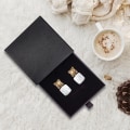 Miniatyrbild 5 av 5: Smyckeskrin i papper, smyckesdisplay, presentförpackning, 9 * 9 * 1,7 cm/3,5 * 3,5 * 0,6 tum, liten presentask för halsband, örhängen, ring, smyckesförvaring (svart) Black