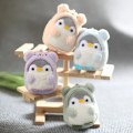 Miniatyrbild 3 av 5: Super söt Kawaii klädd i kläder Cosplay mjuk plysch pingvin nyckelring pojkar flickor hänge metall nyckelring nyckelring, lila