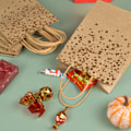 Miniatyrbillede 5 af 5: Pakke med 12 papirposer lavet af kraftpapir, papirposer med håndtag, kraftpapir gaveposer, bronzing kraftpose med guld hjerte, brune festpapirposer