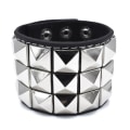 Miniatyrbild 1 av 2: Svart armband med nitar Svart