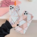 Pikkukuva 2 / 2: iPhone 13 Tyylikäs Marble Shell Premium Pink