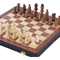 Pikkukuva 6 / 8: Shakkipeli saarnipuuta – 32 nappulaa