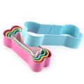 Miniatyrbilde 5 av 5: Set med hundeben-kakekuttere, kuttere for hjemmelagde hundekjeks, belagt med myk PVC for beskyttelse