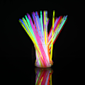 Miniatyrbillede 2 af 5: 100 Glow Sticks Bulk Party Favors - Halloween Glow in The Dark Fun Party Pac