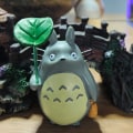 Miniatyrbillede 2 af 2: Min Nabo Totoro små ornamenter harpiks kløver løft blad Miyazak
