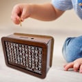 Miniatyrbild 5 av 5: Träkassa sparbössa myntbox sparbössa hantverk konst för barn
