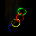 Miniatyrbilde 2 av 5: Partyutstyr 100pk - 8 tommers Glow in the Dark Light Up Sticks Party Favors