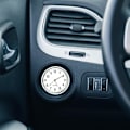 Pikkukuva 3 / 3: Valkoinen pyöreä auton kello auton kojelaudan kello Luminoiva auton kojelaudan tarra Kvartsi auton kello Sopii kaikkiin autoihin (40*40mm)
