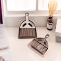 Miniatyrbilde 2 av 4: Mini håndbørste og støvbrett bordbørste støvbrett sett, 1 stk 2 i 1 mini støv