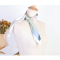 Miniatyrbild 5 av 5: Sidenkänsla Scarf Medium Square Satin Huvudduk Hårduk för Kvinnor 27,5