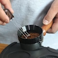 Pikkukuva 4 / 5: Neulajakaja, puukahvainen espressoneulajakaja, espressobarista