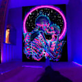 Pikkukuva 2 / 5: Musta valo Kallo Gobelíni, Suutelevat Rakastavaiset Gobelíni UV-reaktiivinen Trippy N
